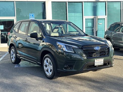 Used 2023 Subaru Forester image 3