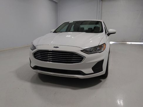 Used 2020 Ford Fusion SE FWD image 15