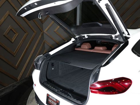 Used 2022 BMW X6 xDrive40i w/ M Sport Package image 21