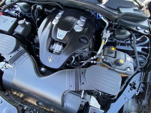 Used 2015 Maserati Ghibli image 31