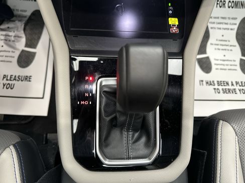 Used 2025 Subaru Forester Limited image 37