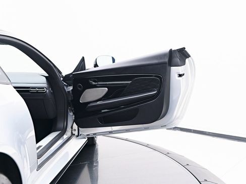 Used 2024 Aston Martin DB12 Coupe image 30