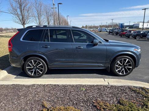 Used 2019 Volvo XC90 T6 Momentum w/ Advanced Package image 4