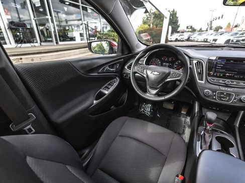 Used 2024 Chevrolet Malibu RS FWD image 18