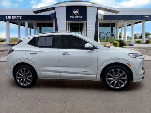 Used 2024 Buick Encore GX Avenir w/ Avenir Technology Package FWD image 3