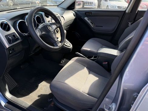 Used 2003 Toyota Matrix image 9