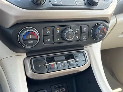 Used 2023 GMC Acadia Denali AWD/4WD image 31