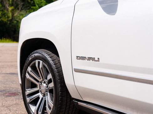 Used 2020 GMC Yukon Denali w/ Denali Ultimate Package image 11