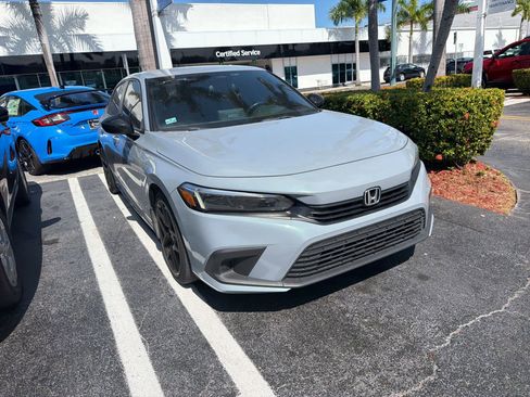 Used 2023 Honda Civic Sport image 3
