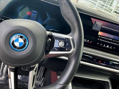 Used 2024 BMW i7 xDrive60 AWD/4WD image 12
