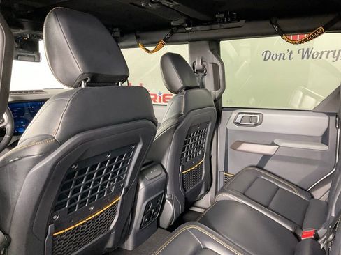Used 2023 Ford Bronco Badlands image 15