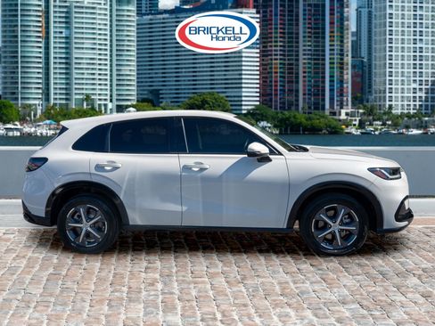 Certified 2025 Honda HR-V EX-L image 4