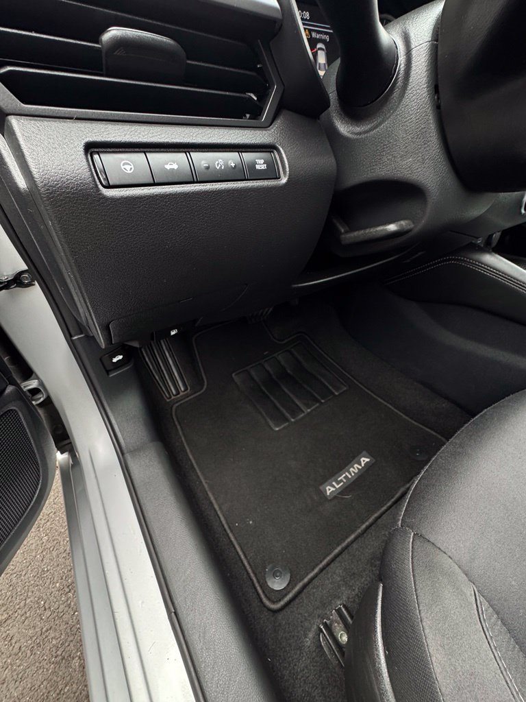 Used 2024 Nissan Altima 2.5 SV w/ SV Premium Package FWD image 13