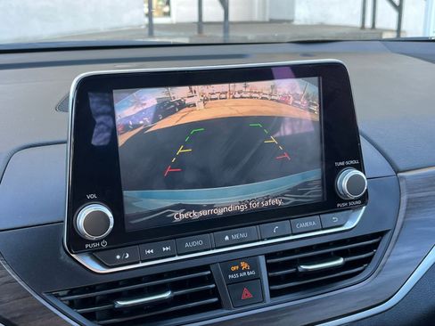 Used 2025 Nissan Altima 2.5 SV image 22