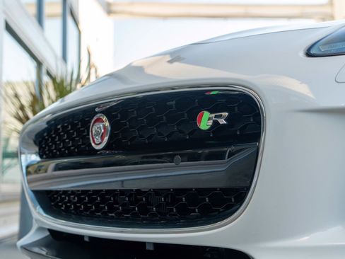 Used 2017 Jaguar F-TYPE R AWD/4WD image 4