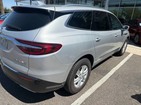 Used 2018 Buick Enclave Essence w/ Trailering Package FWD image 3