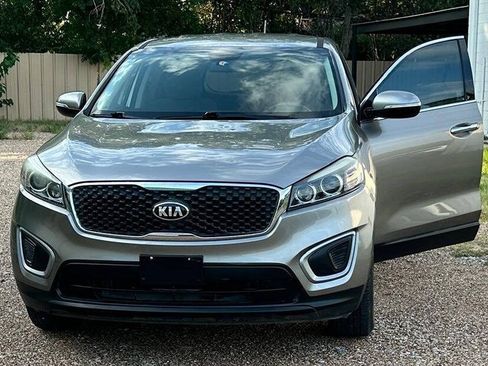 Used 2016 Kia Sorento L FWD image 32
