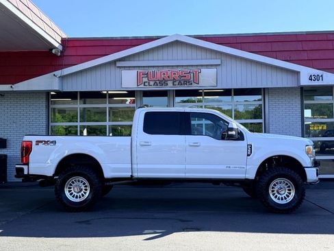 Used 2022 Ford F250 Lariat w/ Lariat Value Package AWD/4WD image 2