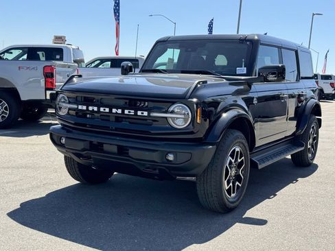 New 2026 Ford Bronco Outer Banks AWD/4WD image 4