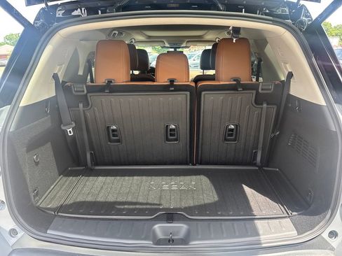 New 2026 Nissan Pathfinder Platinum AWD/4WD image 21