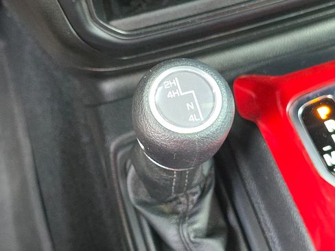 Used 2023 Jeep Wrangler Unlimited Sport AWD/4WD image 27