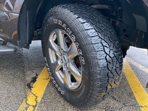 Used 2018 Ford F150 XLT w/ Equipment Group 302A Luxury AWD/4WD image 28