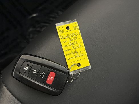 Used 2024 Toyota RAV4 XSE w/ Weather Package AWD/4WD image 33