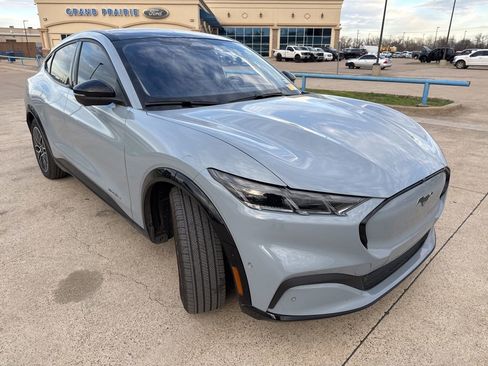 Used 2024 Ford Mustang Mach-E Premium image 18