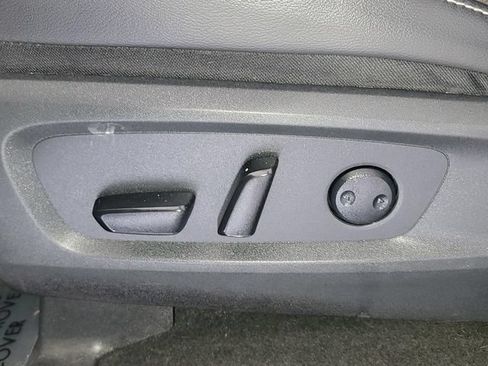 Used 2024 Nissan Pathfinder SL AWD/4WD image 32
