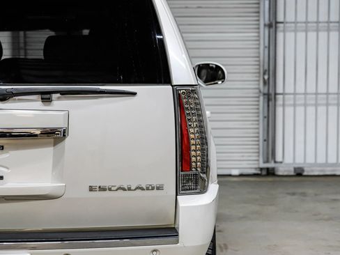 Used 2012 Cadillac Escalade Premium AWD/4WD image 61