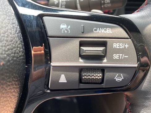 Used 2025 Honda Pilot Black Edition image 27