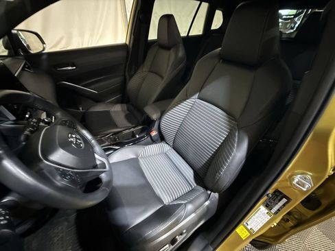 Used 2023 Toyota Corolla Cross AWD Hybrid w/ Convenience Package image 13