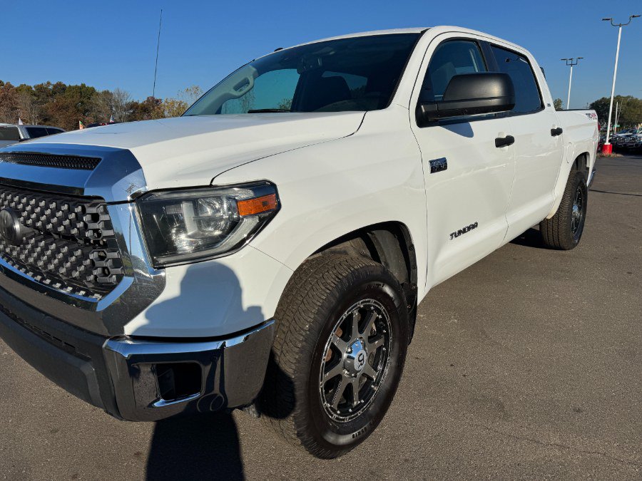 Used 2018 Toyota Tundra SR5 AWD/4WD image 9