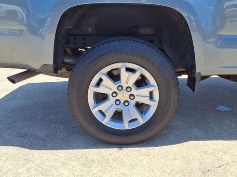 Used 2022 Chevrolet Colorado LT w/ Fleet Safety Package RWD image 10