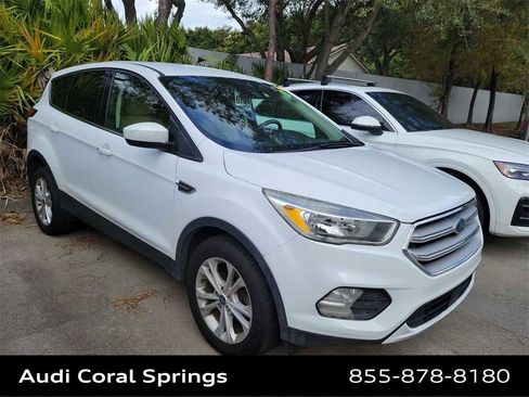 Used 2019 Ford Escape SE image 14