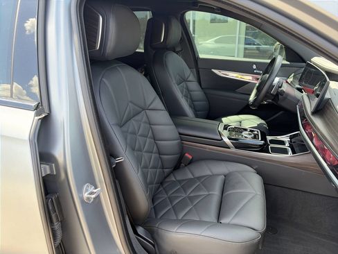 Used 2023 BMW 740i RWD image 38