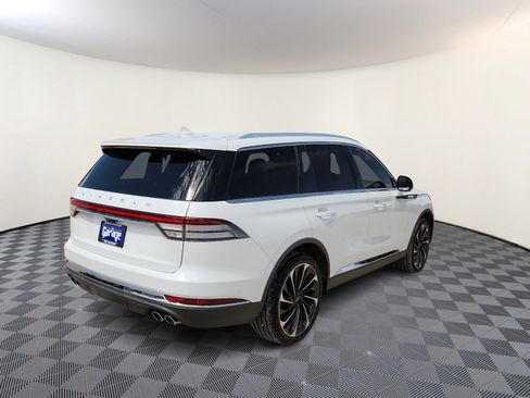 Used 2020 Lincoln Aviator Reserve w/ Equipment Group 202A AWD/4WD image 4