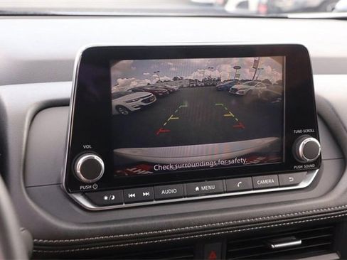 Certified 2024 Nissan Rogue SV image 16