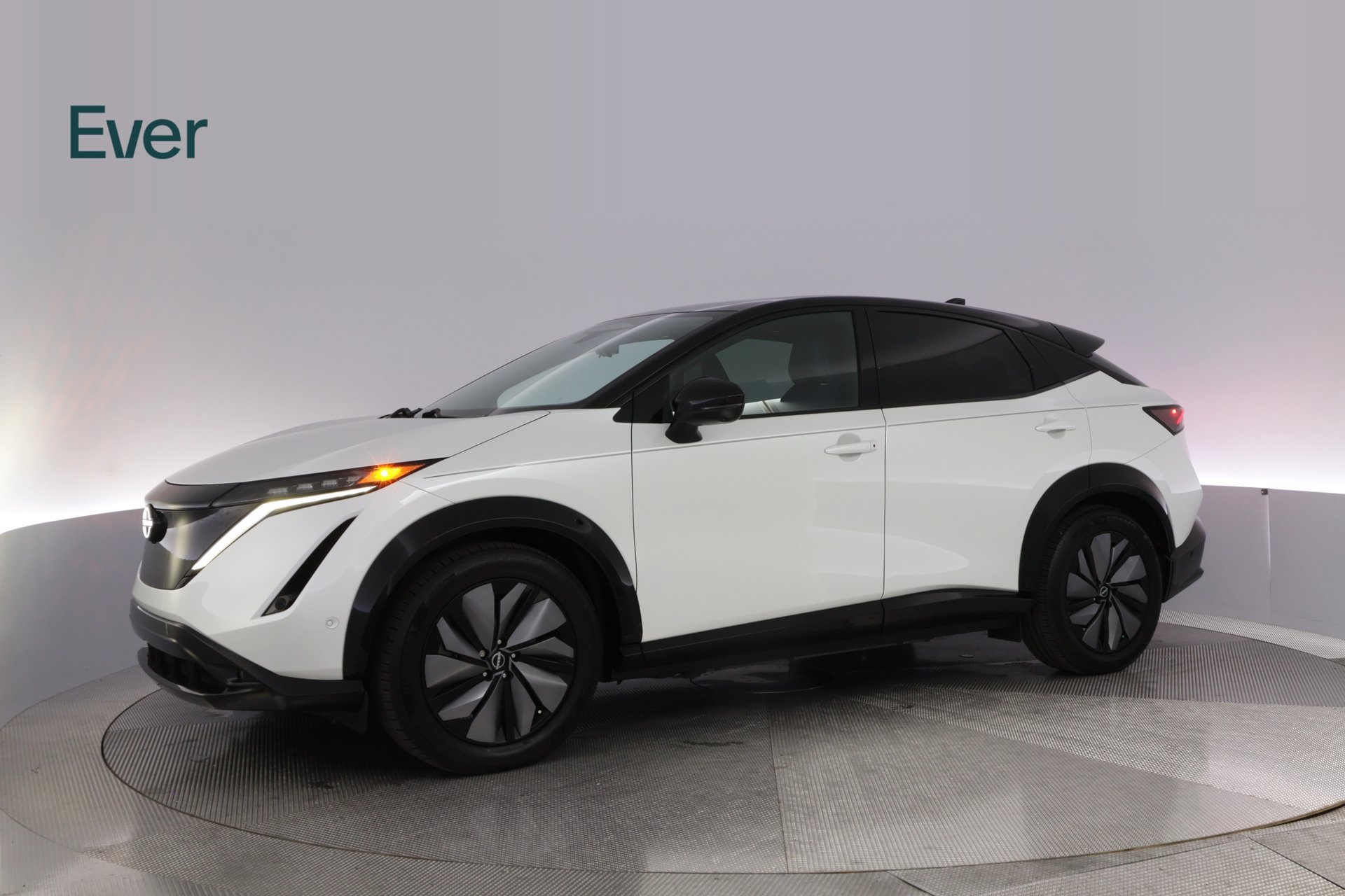 Used 2023 Nissan Ariya AWD/4WD image 18