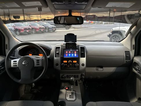 Used 2021 Nissan Frontier SV image 15