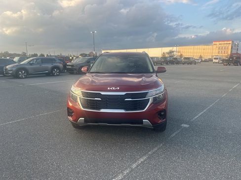 Used 2024 Kia Seltos LX image 2