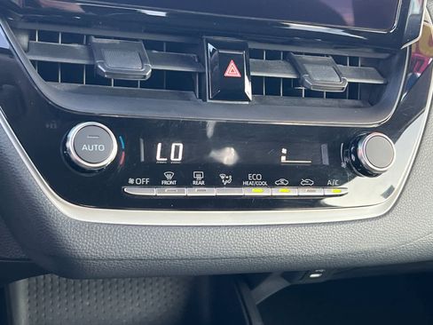 Used 2025 Toyota Corolla LE image 19