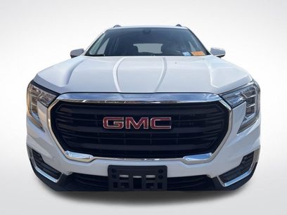 Used 2022 GMC Terrain SLE w/ Driver Convenience Package