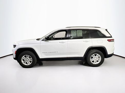 Used 2023 Jeep Grand Cherokee Laredo AWD/4WD image 8