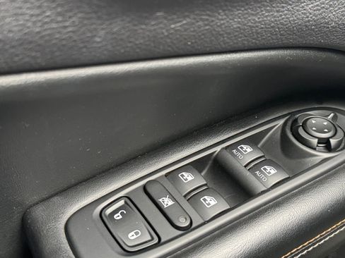 Used 2018 Jeep Compass Latitude w/ Cold Weather Group image 16