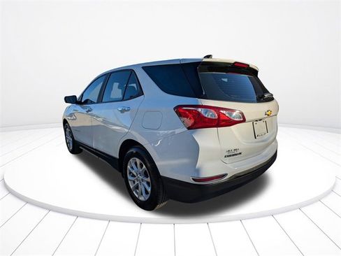 Used 2020 Chevrolet Equinox LS image 6