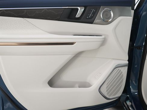 Used 2025 Buick Enclave Avenir w/ Super Cruise Package image 22