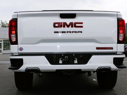 Used 2023 GMC Sierra 1500 Elevation w/ Preferred Package AWD/4WD image 10