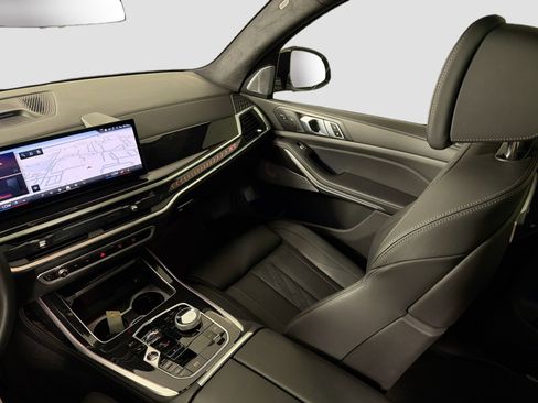 Certified 2024 BMW X7 xDrive40i w/ Executive Package image 26