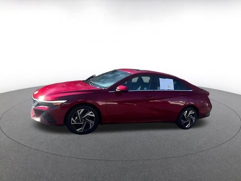 Used 2025 Hyundai Elantra SEL image 7